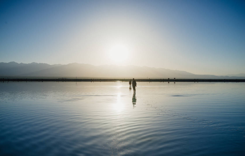 七八月去青海湖，如何避开人潮又不失美好的体验？(图5)